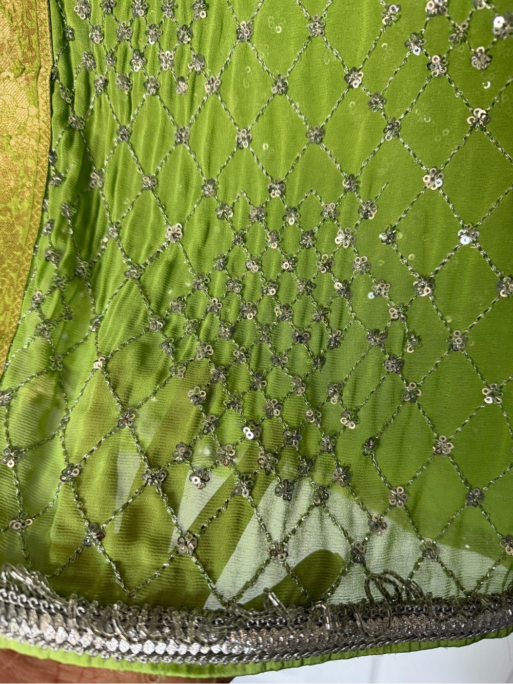 Green georgette saree blouse set - Picture 4 of 11